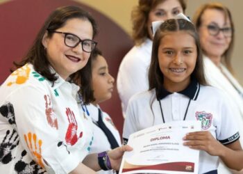Reconocen a estudiantes y docentes sobresalientes en la Olimpiada del Conocimiento Infantil