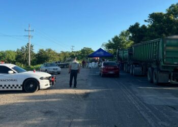 Bloquean carreteras del norte de Veracruz para exigir reparaciones. Foto de X Guardia Nacional Carreteras