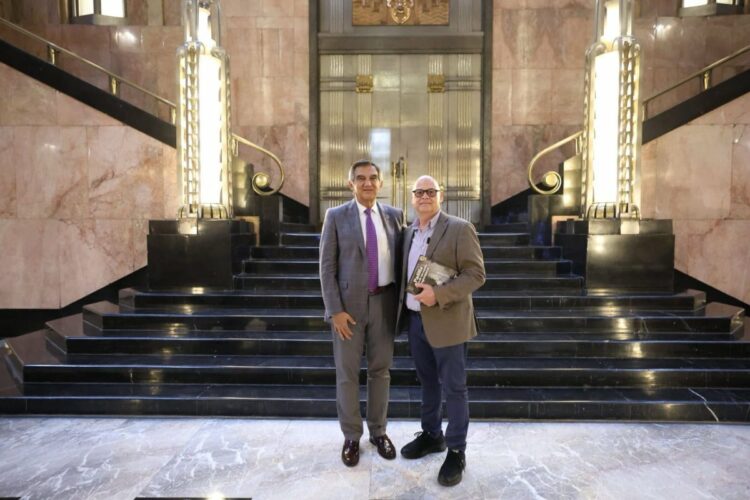 El gobernador de Tamaulipas, Américo Villarreal Anaya y el nuevo director del ITCA, Héctor Romero Lecanda
