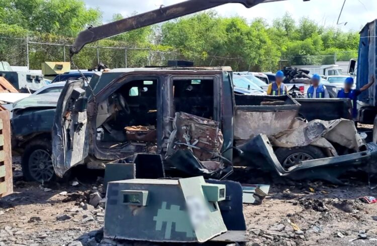 FGR destruye 25 vehículos "monstruos" en Reynosa, Tamaulipas