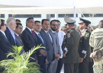 Acude Américo Villarreal a relevos de mandos de la IV Región, 8/a y 48/a Zonas Militares