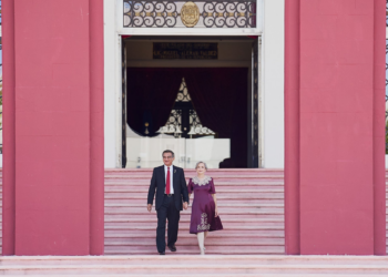 Américo Villarreal Anaya, gobernador de Tamaulipas y María de Villarreal, presidenta del DIF Estatal