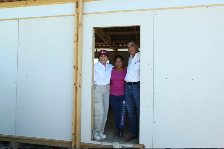 Gobernador de Tamaulipas entrega obras a damnificados por Alberto