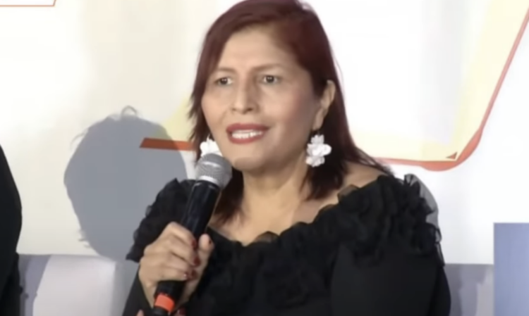 "No nos merecemos ese fiscal": Martha Olivia López en la FIL Zócalo. Foto tomada de video