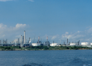 Pemex confirma la muerte de dos personas y 13 heridos tras fuga en Deer Park. Foto de Wikipedia