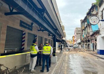 Fuertes lluvias provocan colapso de fachada de hotel y cancelación de concierto de Luis Miguel en Tampico. Foto de Vocería de Seguridad