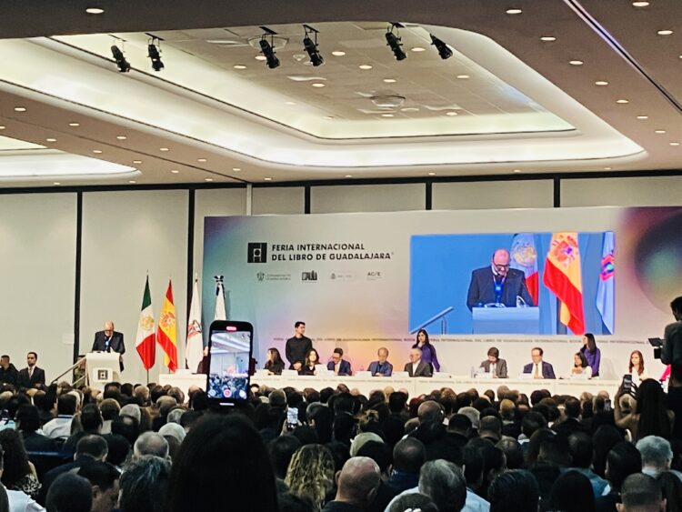 "Llegó el día más esperado del año": abre sus puertas la FIL Guadalajara. Foto de Tania Villanueva para EnUn2x3