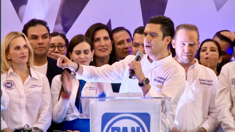 "Es el jefe del Cártel Inmobiliario": Sheinbaum se lanza contra Jorge Romero, nuevo líder del PAN. Foto de X Kenia López Rabadán