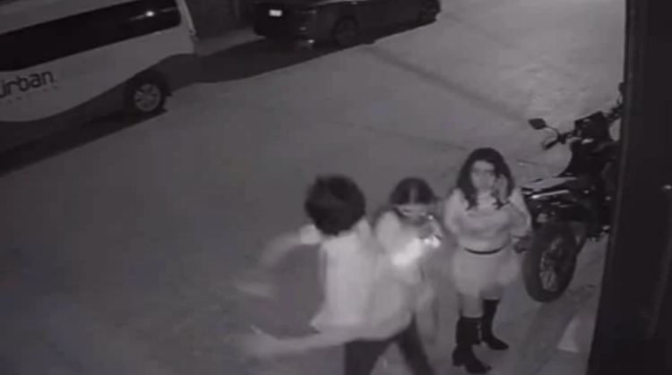 Dan de alta del IMSS a Melanie tras cirugía exitosa. Foto tomada de video