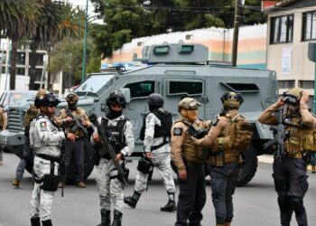 Operativo enjambre deja al menos siete funcionarios detenidos en el Estado de México. Foto de X Ricardo Monreal
