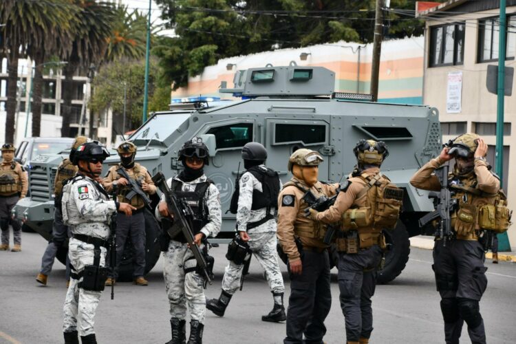 Operativo enjambre deja al menos siete funcionarios detenidos en el Estado de México. Foto de X Ricardo Monreal