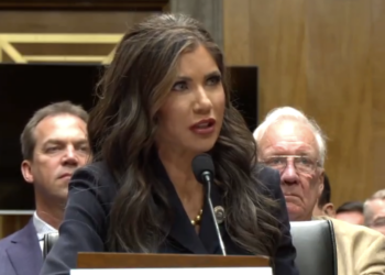 Candidata de Trump al Departamento de Seguridad reactivará programa 'Quédate en México'. Foto tomada de video