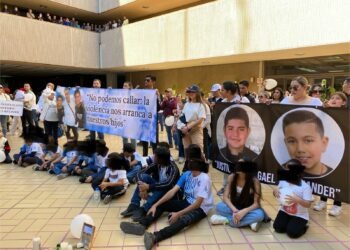 Protestan en Culiacán por asesinato de dos niños y su padre. Foto cortesía de Lucía Mimiaga/ Archivo