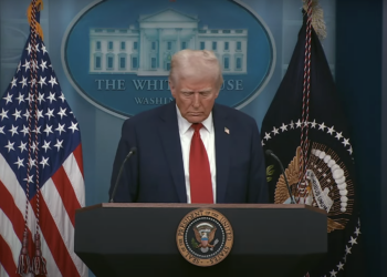 Trump culpa a controladores aéreos de accidente de avión en Washington. Foto tomada de video