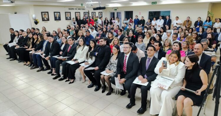 UAT y HRAEV realizan ceremonia de egreso de médicos residentes en Cd. Victoria