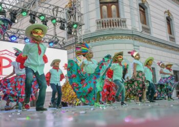 Carnaval familiar reúne a más de 5 mil personas en Victoria | Foto: Cortesía