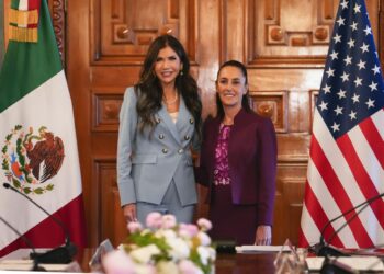 Claudia Sheinbaum se reúne con Kristi Noem en Palacio Nacional. Foto de Presidencia de México