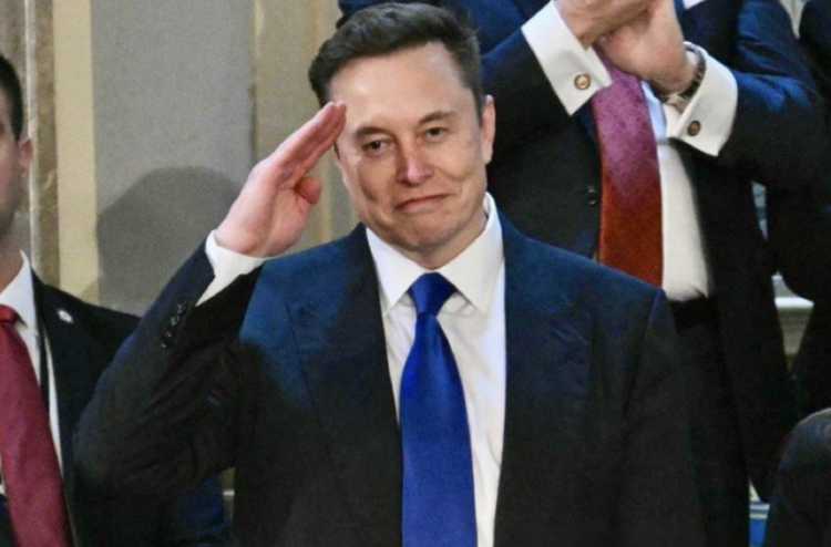 Elon Musk acusa ciberataque tras caída de X. Foto de X