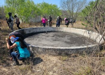 Labores de recorrido de un predio de funeraria en Reynosa, Tamaulipas. Foto de Colectivo Amor por los Desaparecidos Tamaulipas