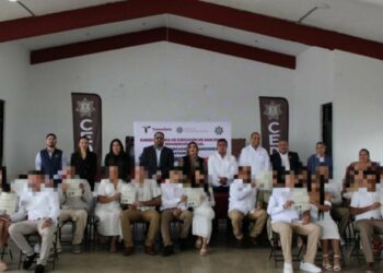 Formalizan su unión 13 parejas en el CEDES de Matamoros