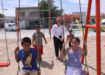 Presidenta Municipal Carmen Lilia Canturosas entrega rehabilitación de plaza en la colonia Villas de San Miguel