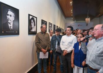 Inauguran en Victoria exposición fotográfica del Bicentenario
