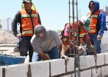 Repatriados buscan empleo en sector de la construcción en Tamaulipas