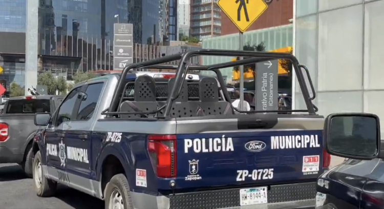 Asesinan a dos en el centro comercial Andares de Zapopan, Jalisco. Foto tomada de video