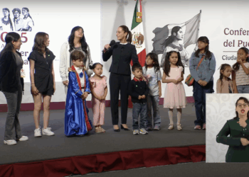 "Son el presente": Sheinbaum reconoce a niños y niñas. Foto tomada de video