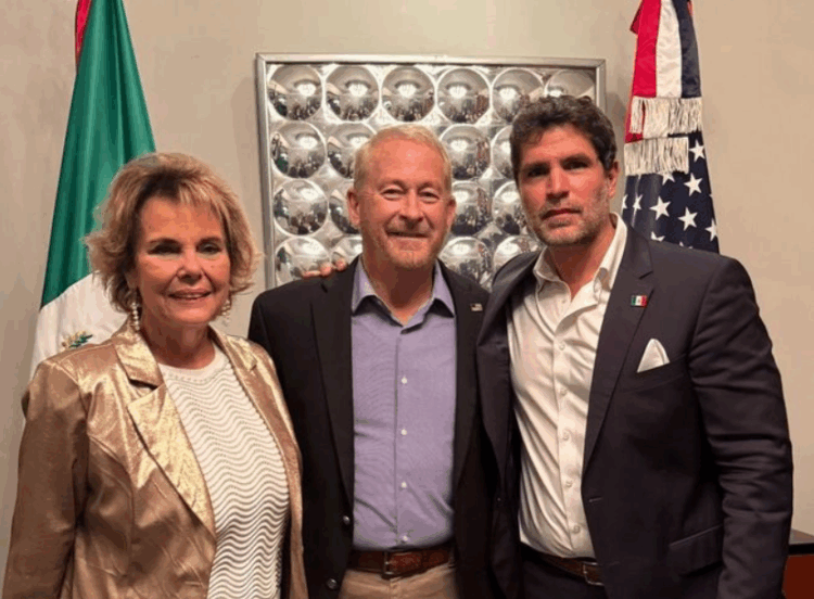 Roland Johnson y Eduardo Verástegui