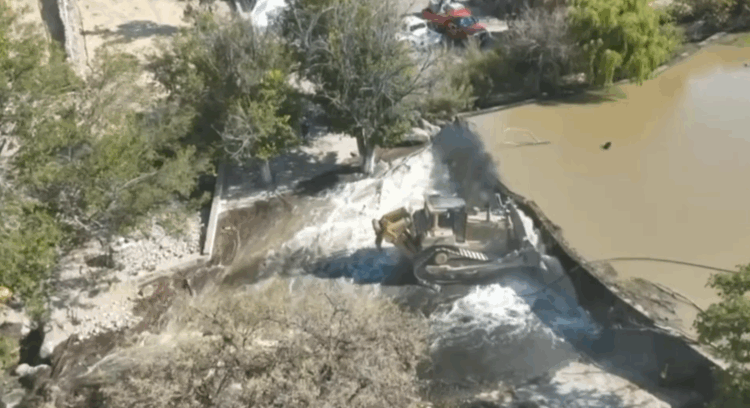 César Duarte construyó presas para retener agua ilegalmente