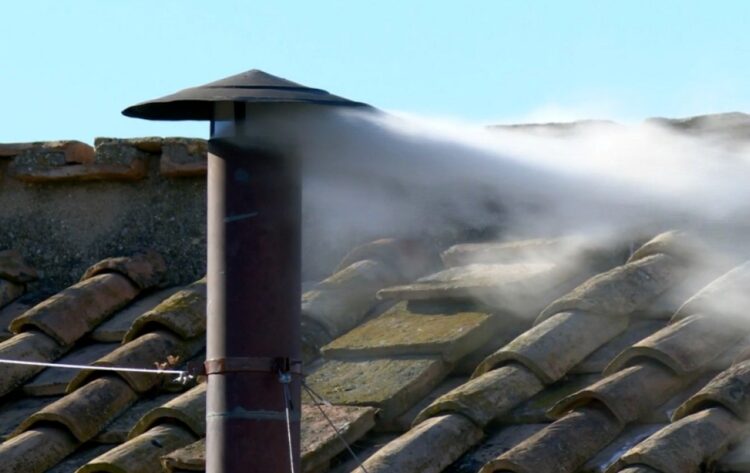 Humo blanco en la Capilla Sixtina