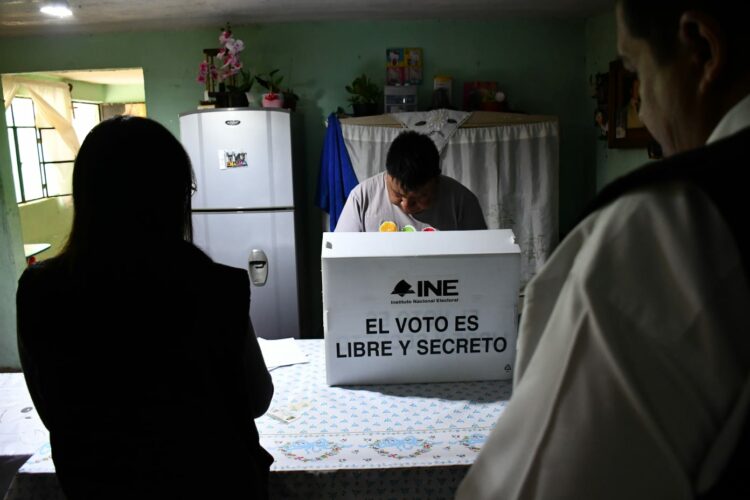 Instalarán tres centros de mando para garantizar seguridad durante jornada electoral. Foto de INE Edomex
