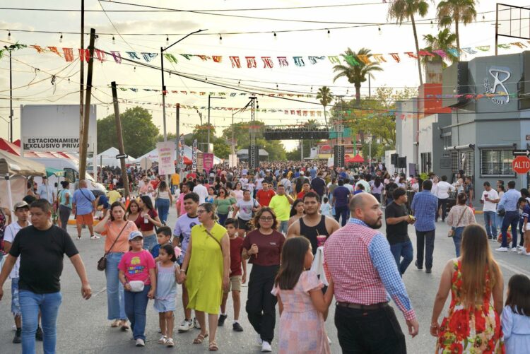 Neolaredenses celebran a lo grande su 177 aniversario con música, sabor y unión familiar
