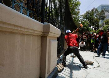 Protestas de CNTE en Segob | Foto: Germán Canseco / La Jornada