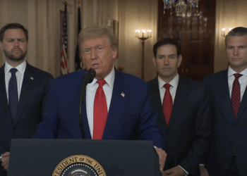 "Si la paz no se concreta, actuaremos contra objetivos específicos": Trump confirma ataque contra Irán. Foto tomada de video