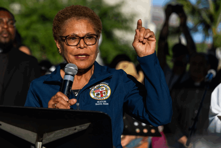 Karen Bass, alcaldesa de Los Ángeles