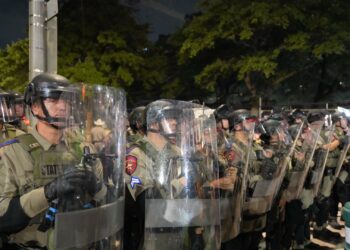 Texas suma más de 7 mil efectivos contra protestas migrantes