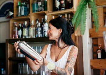 Aprende coctelería desde casa y conviértete en bartender profesional