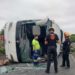 Volcadura de autobús que viajaba a Tampico deja al menos 11 muertos en NL. Foto de Protección Civil Nuevo León