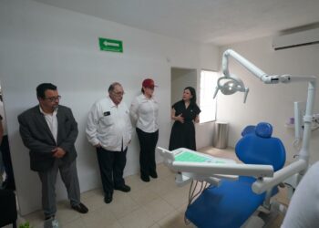 Impulsa gobierno municipal campaña de salud gratuita para hombres mayores de 40 años en clínicas UNE