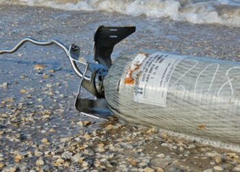 Basura espacial en Playa Bagdad. Foto de X