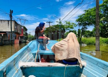 La vida desde el agua en La Moscú. Foto de Tania Villanueva/EnUn2x3