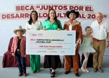 Gobierno de Nuevo Laredo realiza deposito de Becas Culturas a más de 300 artistas locales