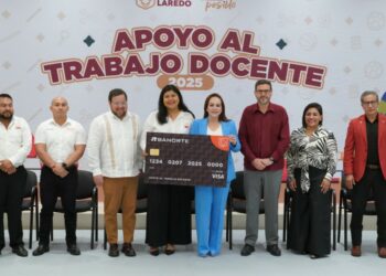 Fortalece alcaldesa Carmen Lilia alianza con magisterio de Nuevo Laredo