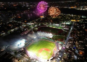 Emotiva noche de Béisbol une a Nuevo Laredo en el juego del 177 aniversario