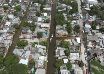 Al menos 17 escuelas resultaron afectadas por Barry