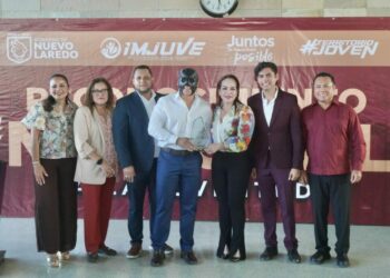 Reconoce alcaldesa Carmen Lilia Canturosas a jóvenes destacados de Nuevo Laredo