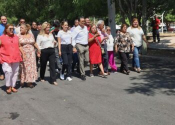 Habitantes de Lomas de Calamaco reciben dos calles más pavimentadas