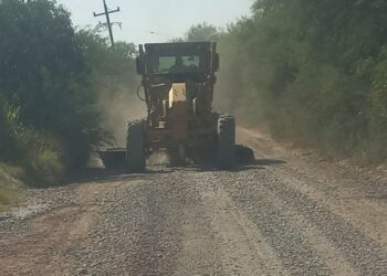 Intensifica Gobierno bacheo en colonias de Victoria